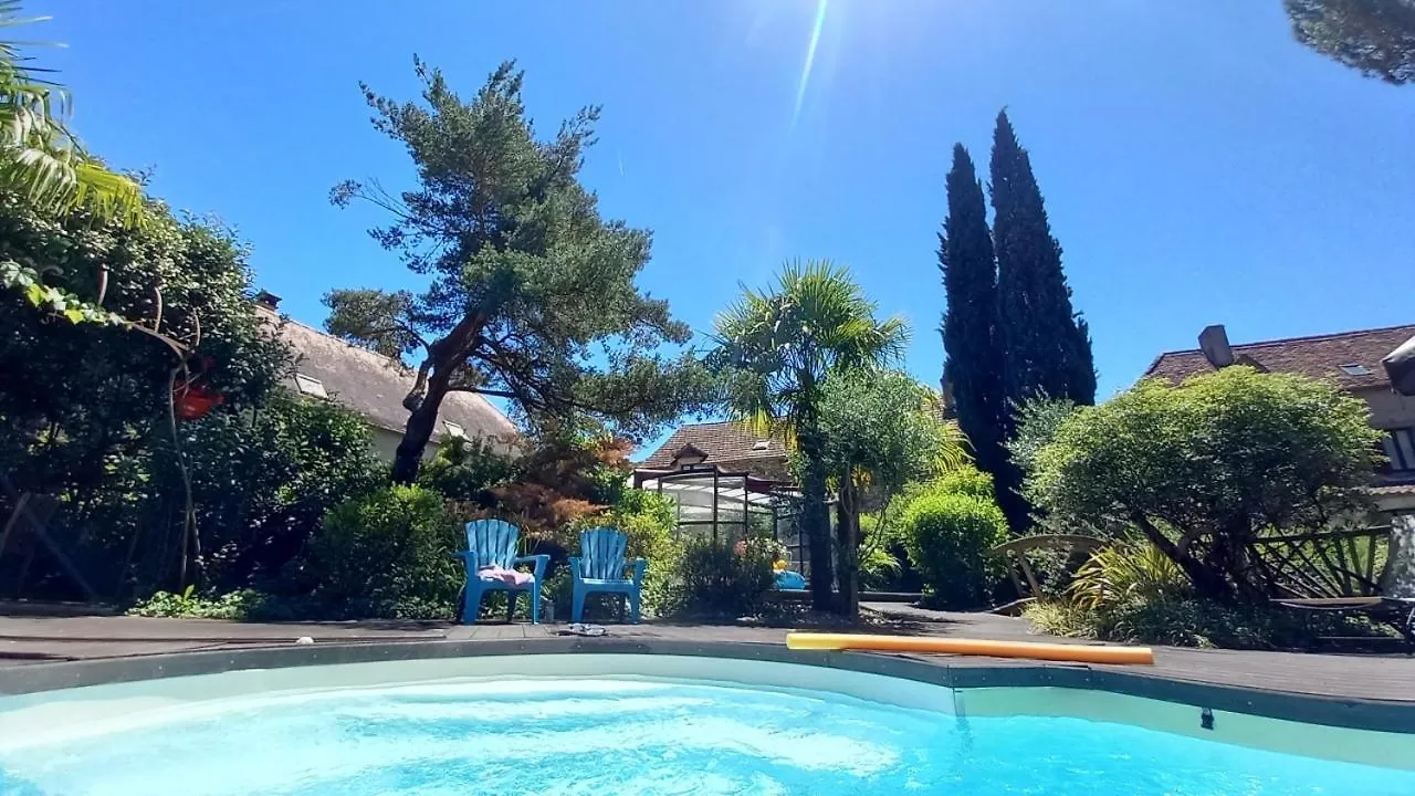 Le Clos De La Roseraie Bed & Breakfast Saint-Martin-Labouval